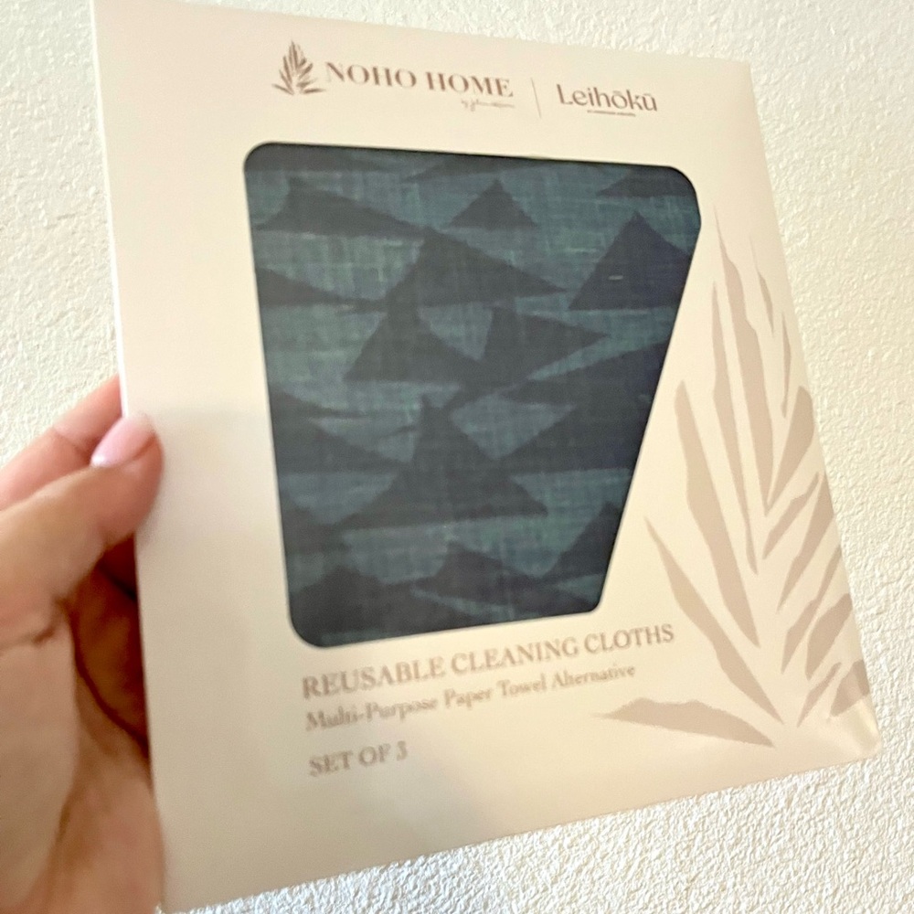 Noho Home ✨ Hawaiian Airlines • LEIHOKU REUSABLE CLOTH SET • Kitchen - Picture 6 of 7